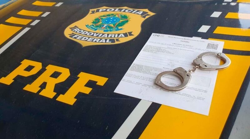 PRF cumpre mandado de prisão por estupro de vulnerável durante fiscalização em Poconé (MT)