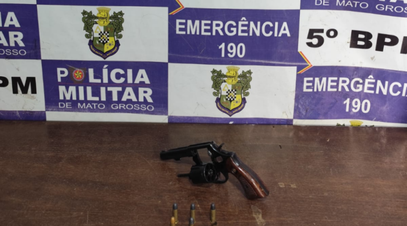 Polícia Militar prende homem por tentativa de roubo e apreende arma de fogo