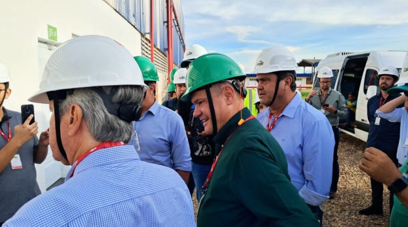 Com boa articulação e sempre buscando investimentos, prefeito recebe senador e acompanha avanço industrial em Primavera do Leste