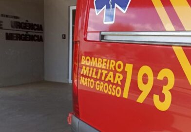 Corpo de Bombeiros socorre passageiros após ônibus sair da pista na BR-163