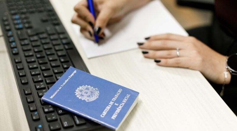 Sine tem duas vagas para auxiliar contábil com salário de R$ 3 mil mais benefícios