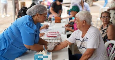 População recebe atendimentos e orientações sobre saúde renal na Praça Brasil