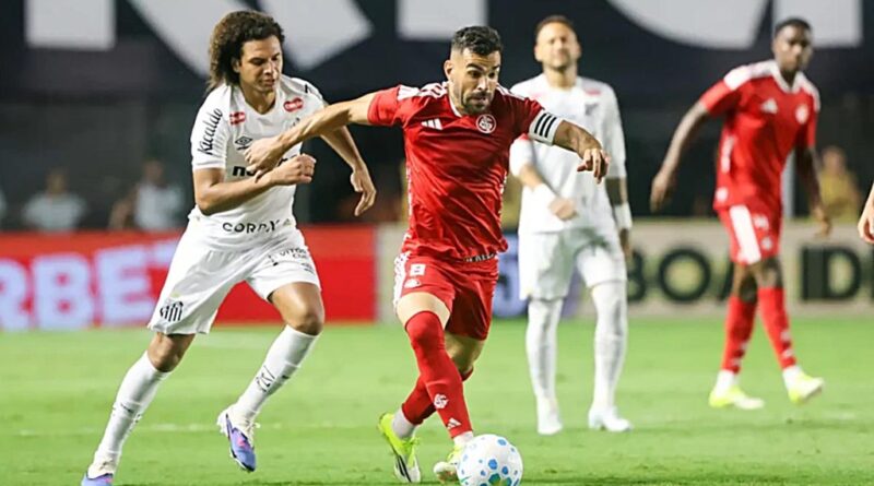Internacional conquista primeira vitória no Brasileirão sobre Santos de Neymar
