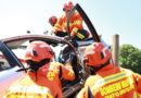 Bombeiros resgatam corpos presos às ferragens de veículo após grave acidente na MT-358