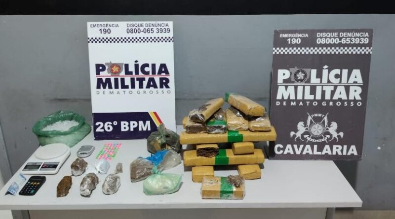 Cavalaria da PM conduz dois faccionados e apreende 13,7 quilos de drogas em Nova Mutum